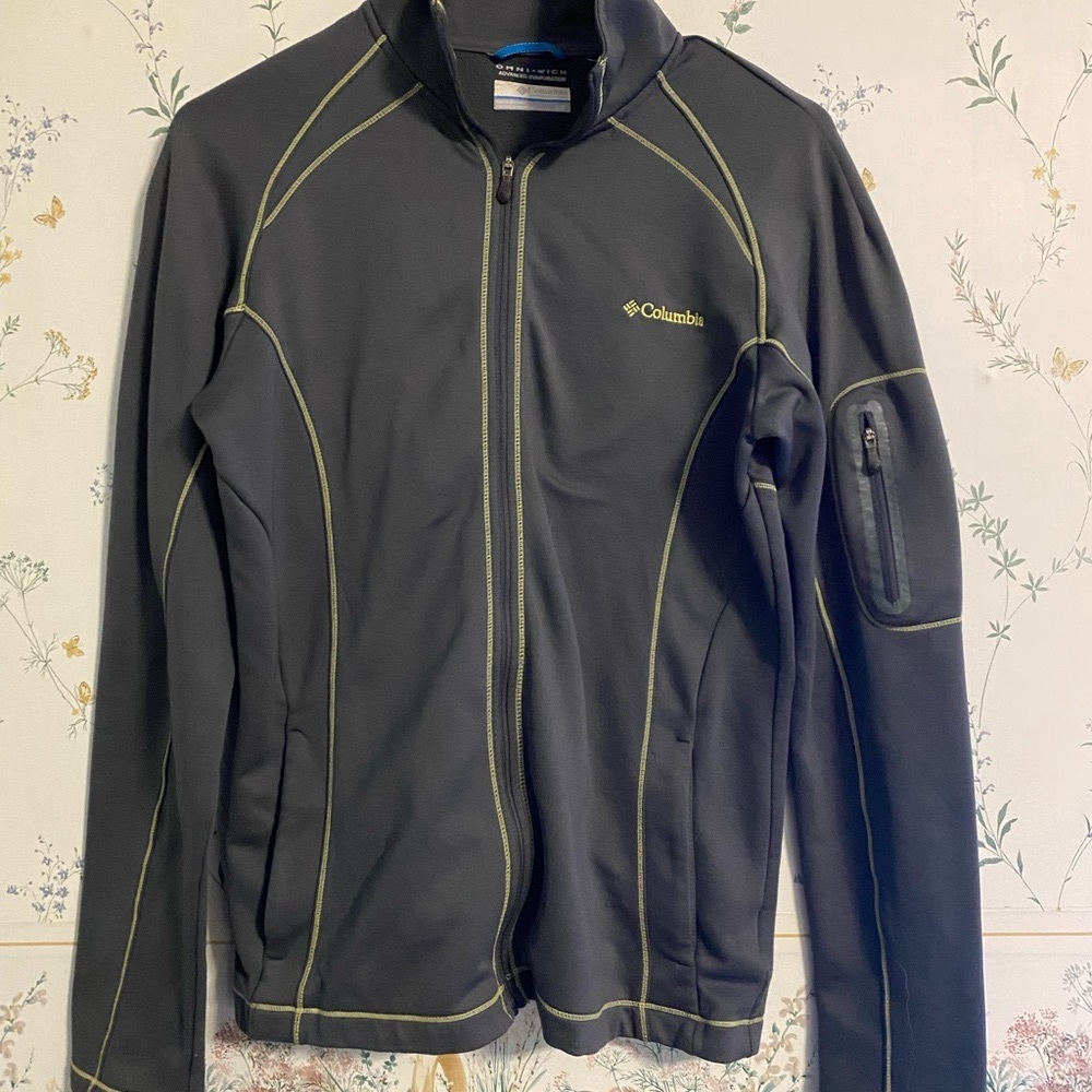 Women’s size small Omni-wick advanced evaporation cover jacket